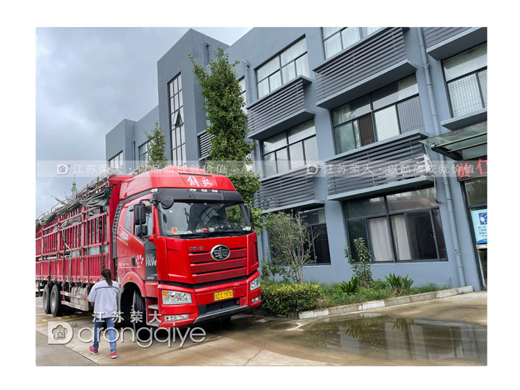 榮大供應鹽城現代公交候車亭發(fā)貨第七批